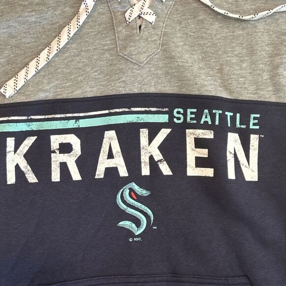Seattle Kraken Grey Deep Blue Sea Classic Pullover Hoodie Size Medium NHL Hockey - Picture 3 of 7